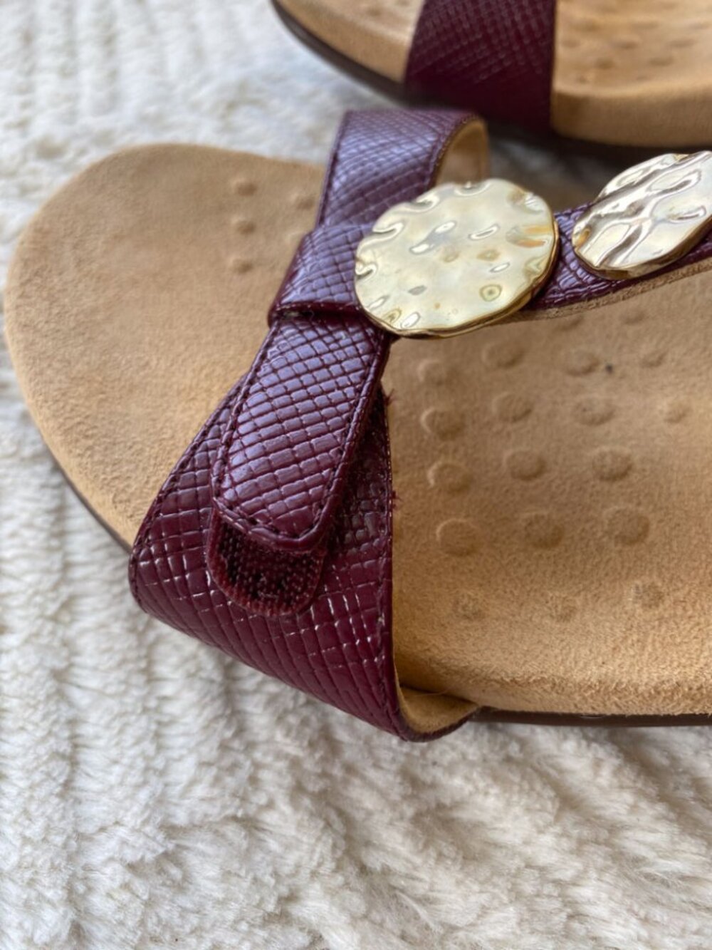 Vionic Farra Lizard Dark Red - Gold Metal Medallion Sandals 8 - Picture 6 of 9